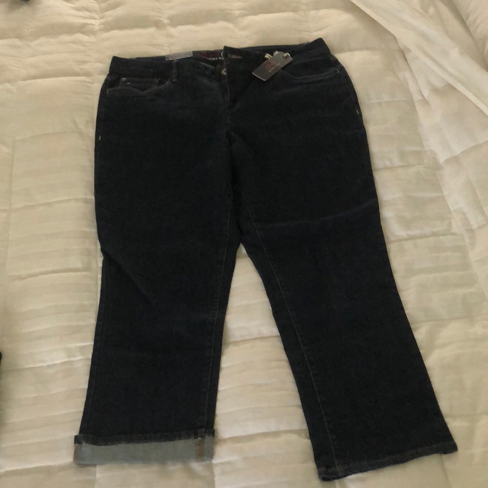 Women’s Tommy Hilfiger crop jeans. NEW